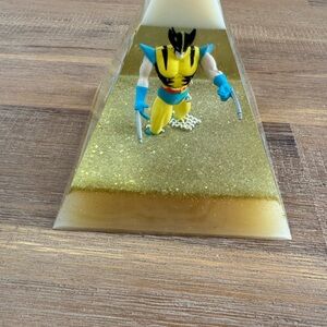 Wolverine Resin Pyramid with Glitter Accents